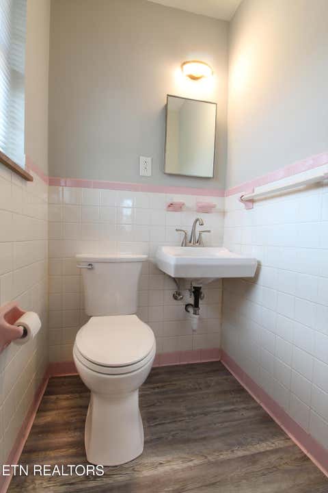 Tiny photo for 7101 Rollins Rd, Knoxville, TN 37918 (MLS # 1349890)