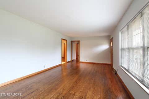 Tiny photo for 7101 Rollins Rd, Knoxville, TN 37918 (MLS # 1349890)