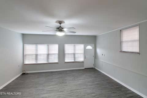 Tiny photo for 7101 Rollins Rd, Knoxville, TN 37918 (MLS # 1349890)