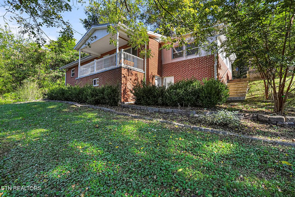 Photo of 111 Old Evacuation Lane, Oliver Springs, TN 37840 (MLS # 1318728)