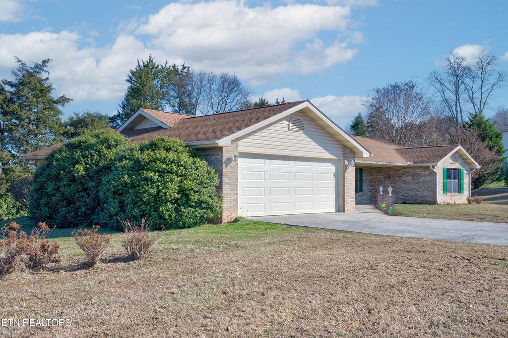 Photo of 2929 Oak Top Court, Kodak, TN 37764 (MLS # 1331327)