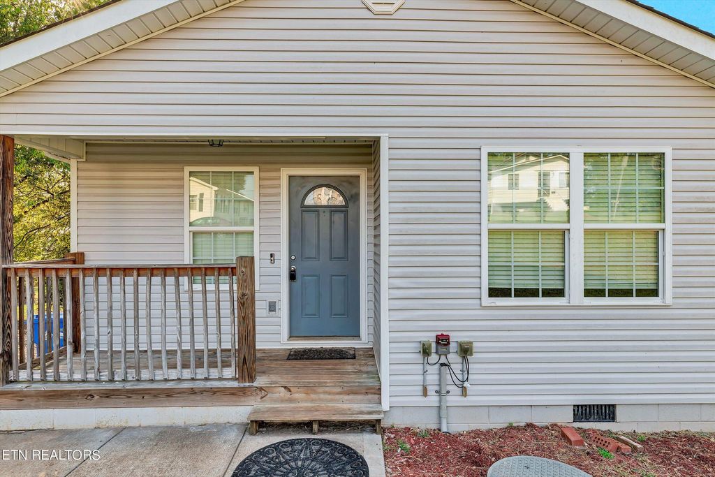 Photo of 219 W Watt St, Alcoa, TN 37701 (MLS # 1275582)