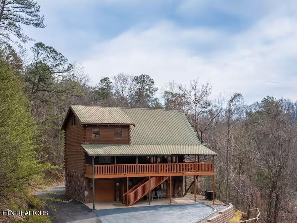 Photo of 817 Boone Acres Lane, Pigeon Forge, TN 37863 (MLS # 1290780)