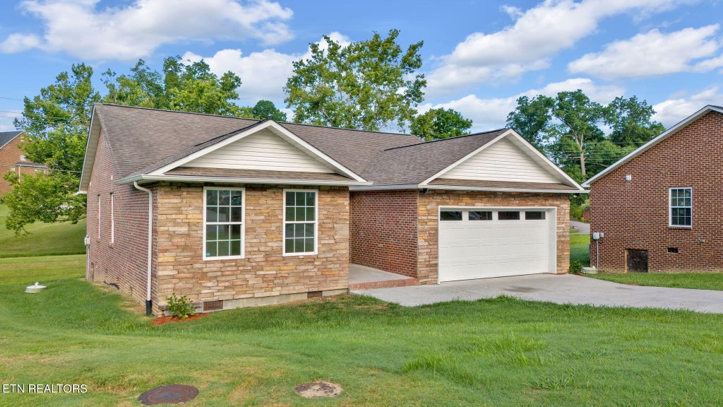 Photo of 334 Joshua Landing Court, Seymour, TN 37865 (MLS # 1358224)