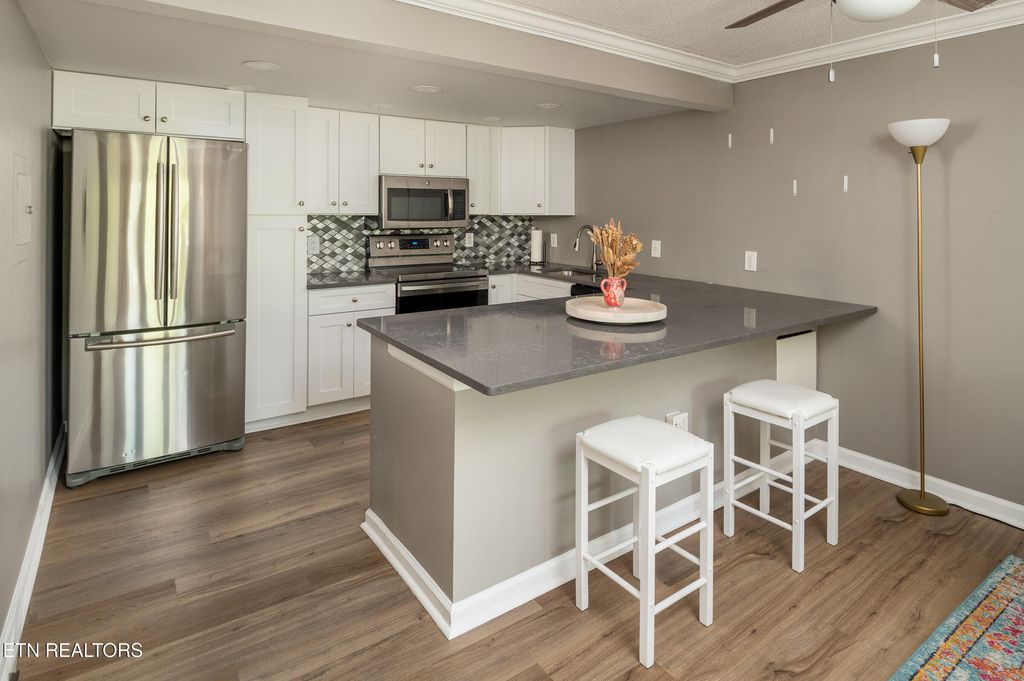 Photo of 2749 Sullins St #B209, Knoxville, TN 37919 (MLS # 1345376)