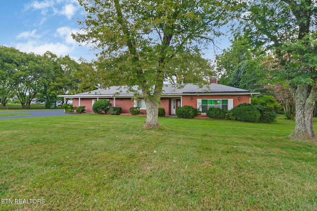 Photo of 1378 Sparta Hwy, Crossville, TN 38555 (MLS # 1314442)