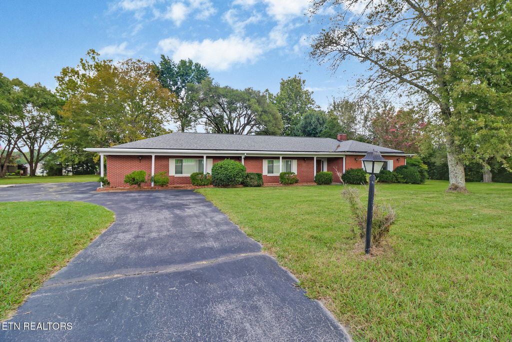 Photo of 1378 Sparta Hwy, Crossville, TN 38555 (MLS # 1314442)