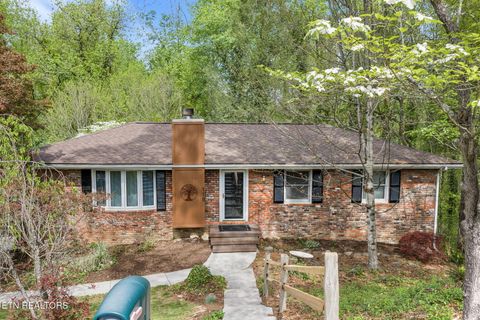 Photo of 118 Westlook Circle, Oak Ridge, TN 37830 (MLS # 1336174)