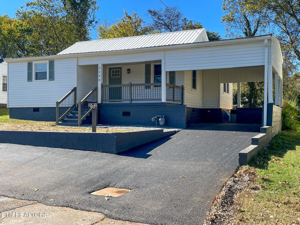 Photo of 1108 Welch Ave, Loudon, TN 37774 (MLS # 1318390)