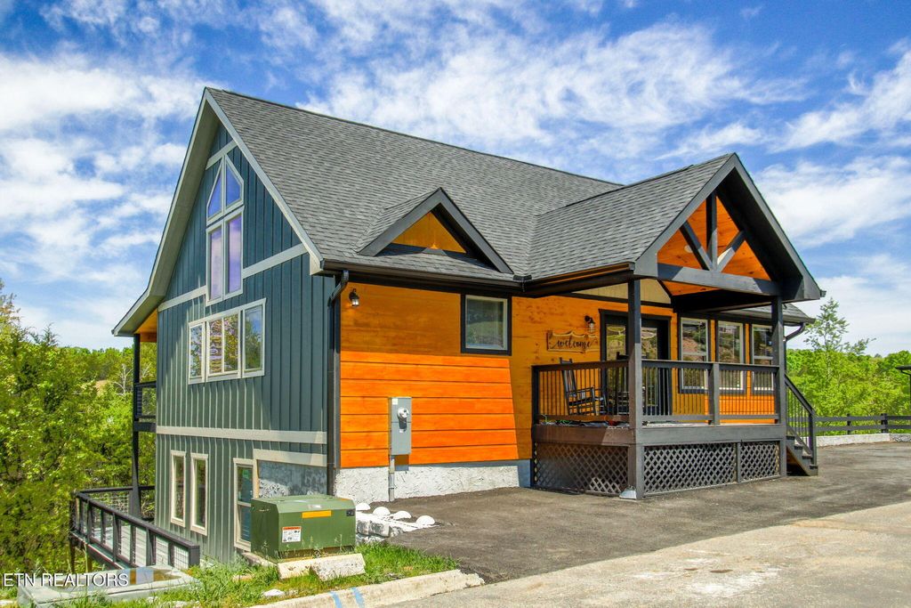 Photo of 846 Blue Herring Way, Sevierville, TN 37876 (MLS # 1337430)