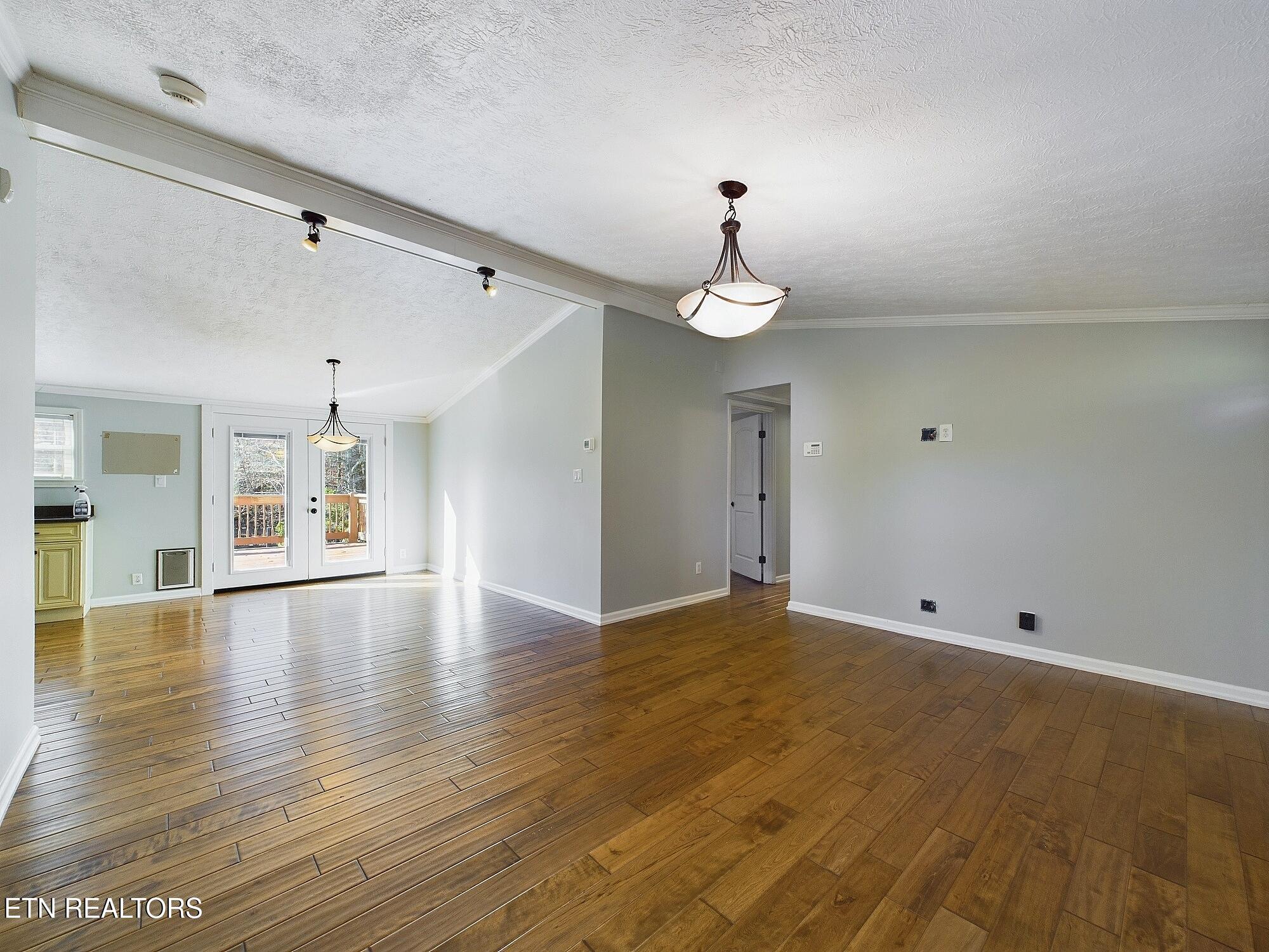 Kingston, Tennessee 37763, United States, 3 Bedrooms Bedrooms, ,2 BathroomsBathrooms,Residential,Active,9498