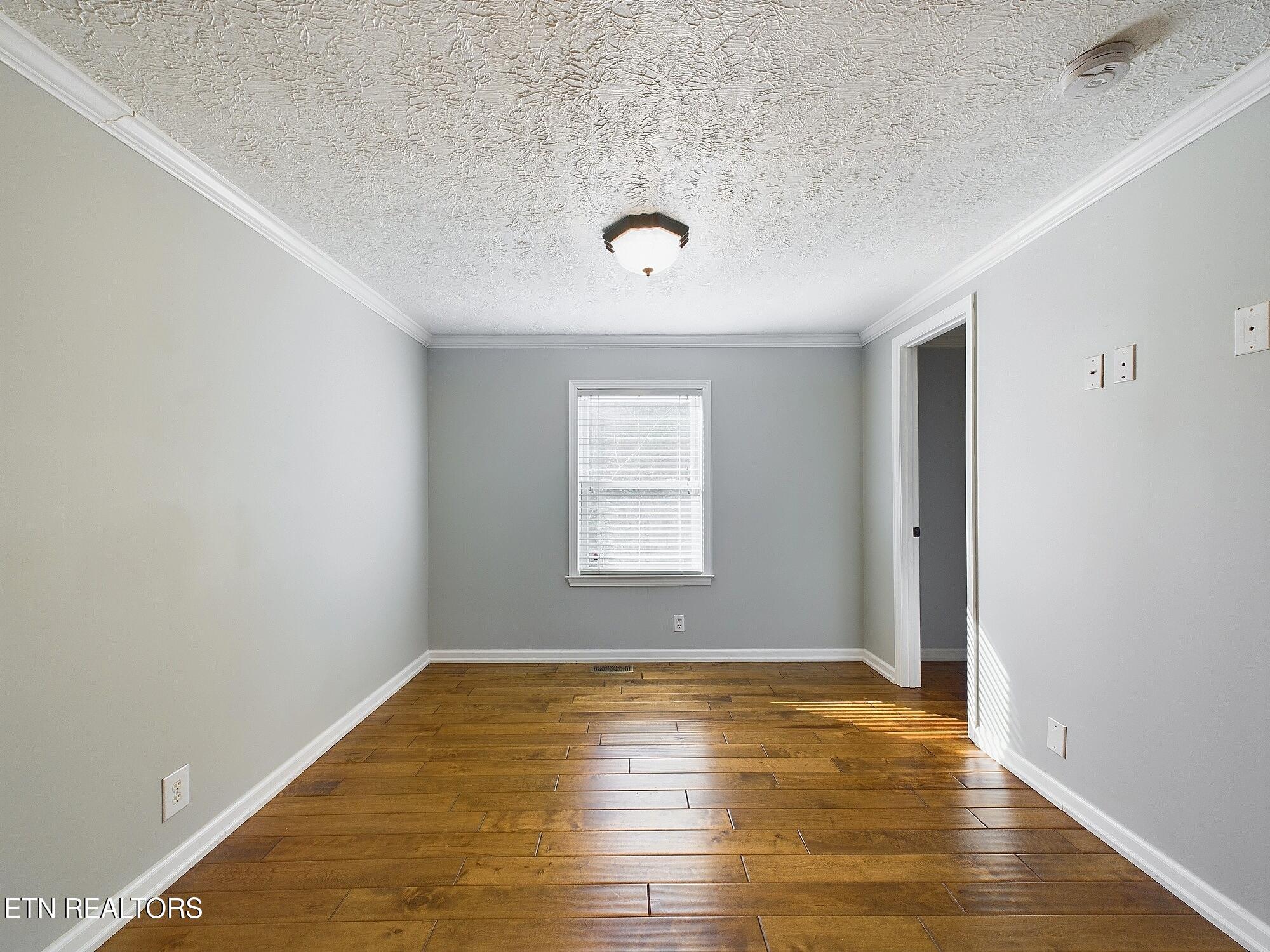 Kingston, Tennessee 37763, United States, 3 Bedrooms Bedrooms, ,2 BathroomsBathrooms,Residential,Active,9498