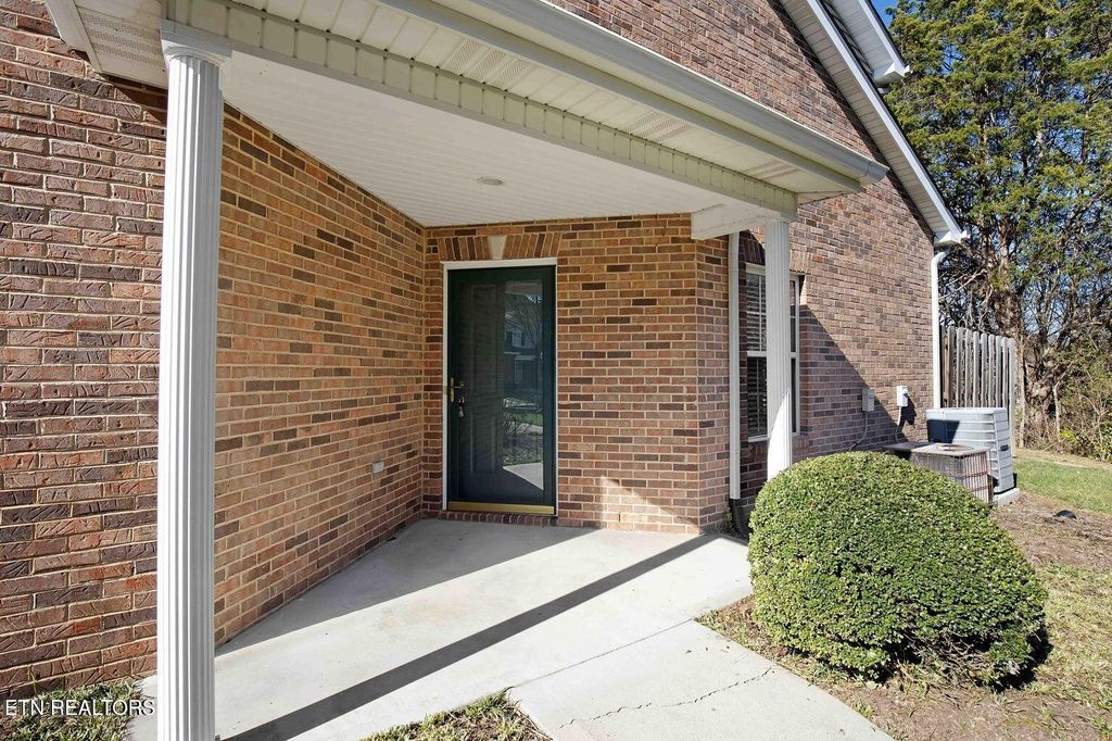 Photo of 6916 La Christa Way, Knoxville, TN 37921 (MLS # 1335140)