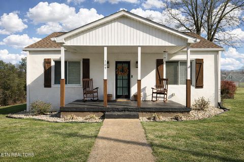 Photo of 109 S Kilgore Street, Athens, TN 37303 (MLS # 1327794)