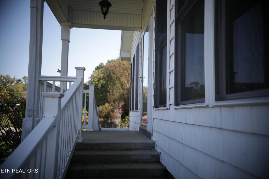 Photo of 800 N Kingston Ave, Rockwood, TN 37854 (MLS # 1358984)