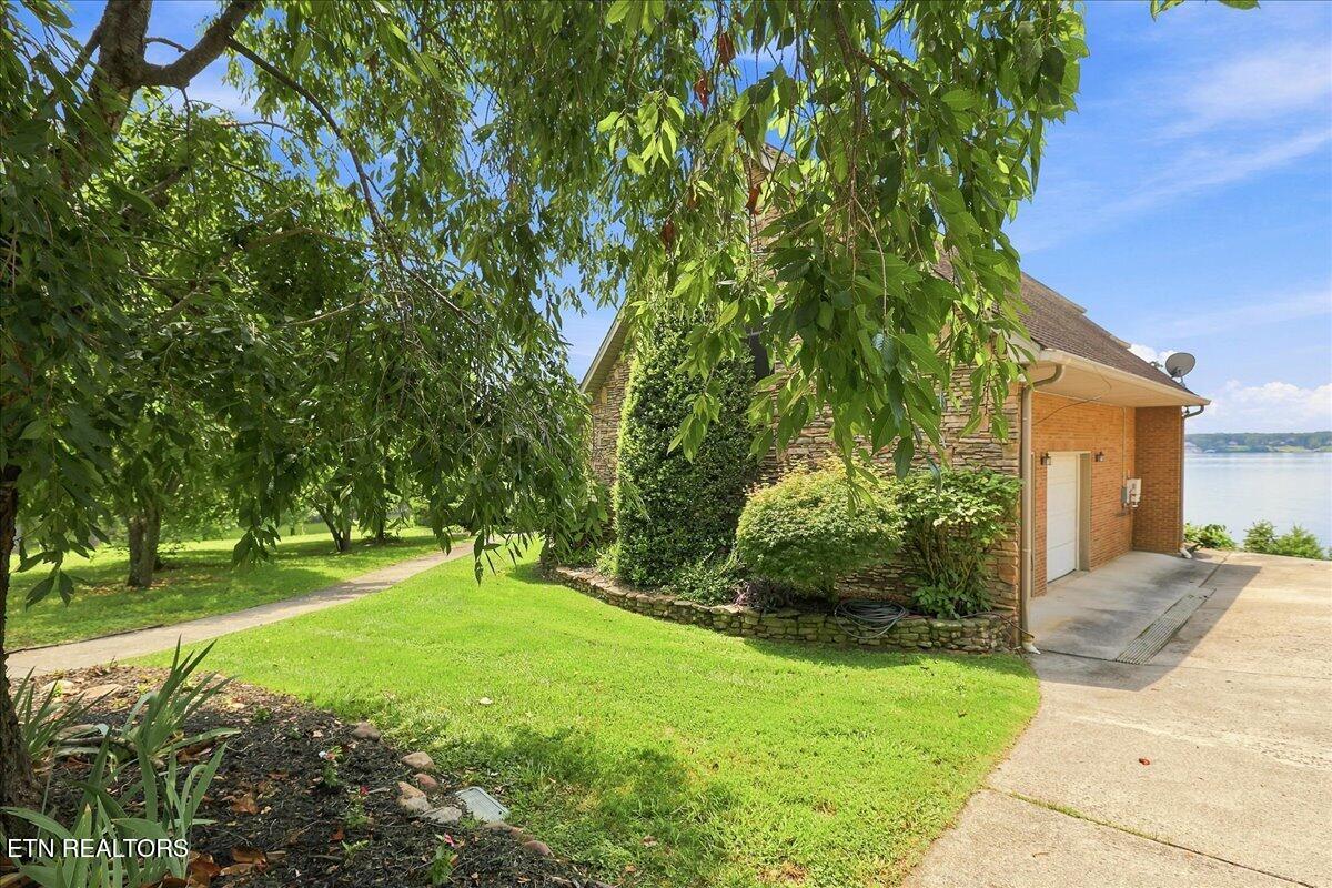 363 Devon Way Rd