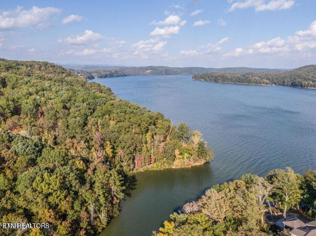 Photo of Emerald Pointe Circle, Rockwood, TN 37854 (MLS # 1299403)