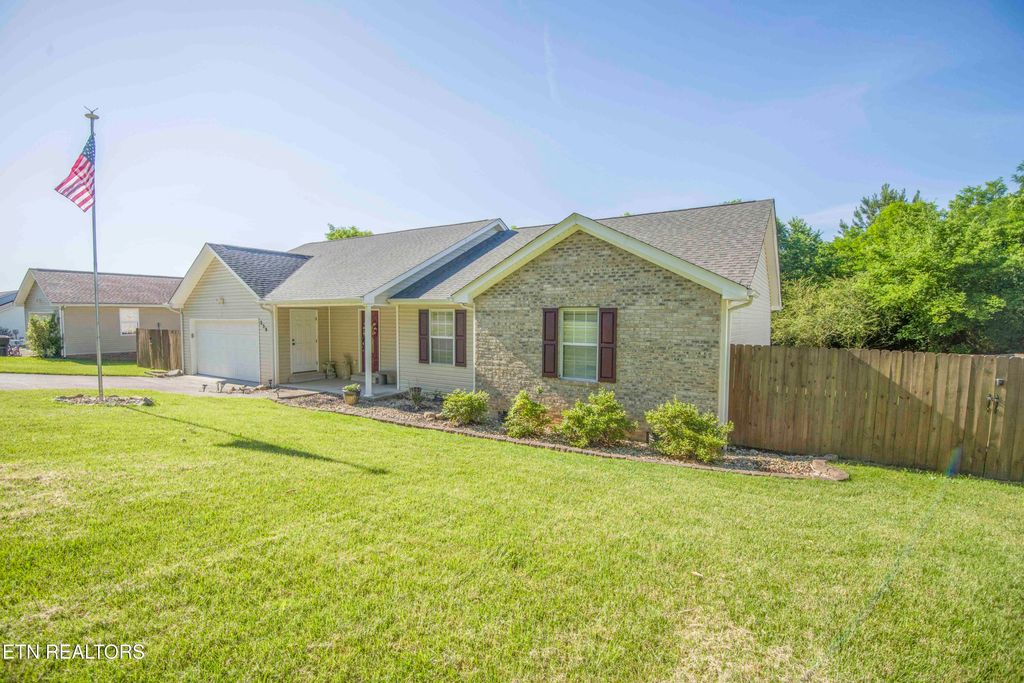 Photo of 259 Oakland Rd, Sweetwater, TN 37874 (MLS # 1285766)