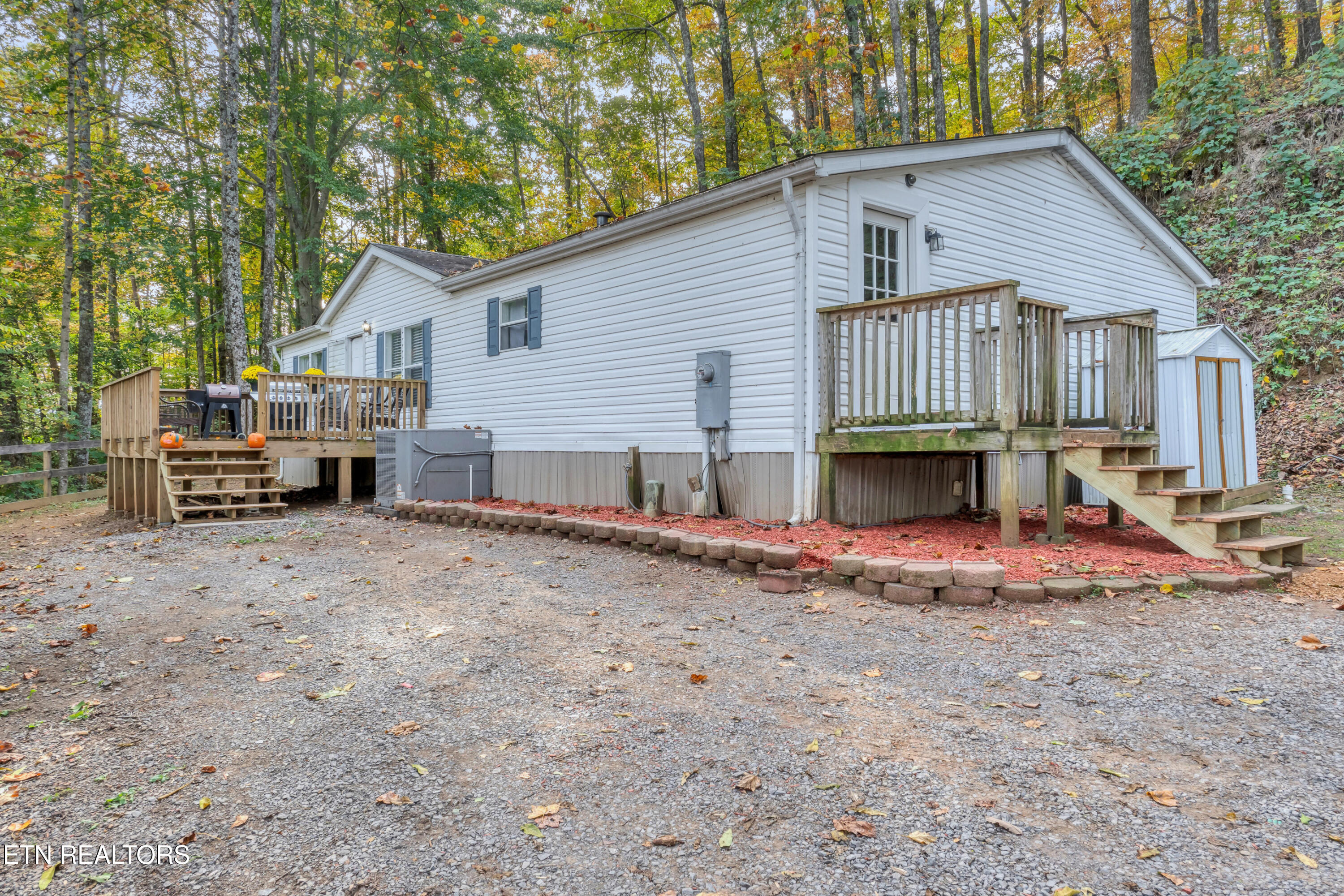 668 Self Hollow Rd