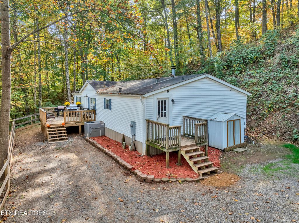 Photo of 668 Self Hollow Rd, Rockford, TN 37853 (MLS # 1319907)