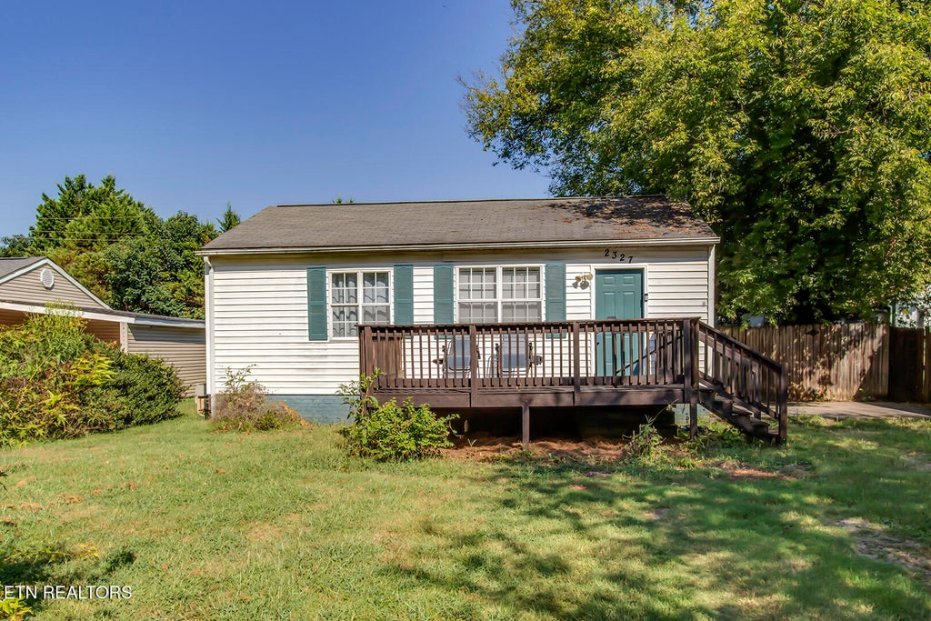 Photo of 2327 Grove St, Maryville, TN 37804 (MLS # 1353803)