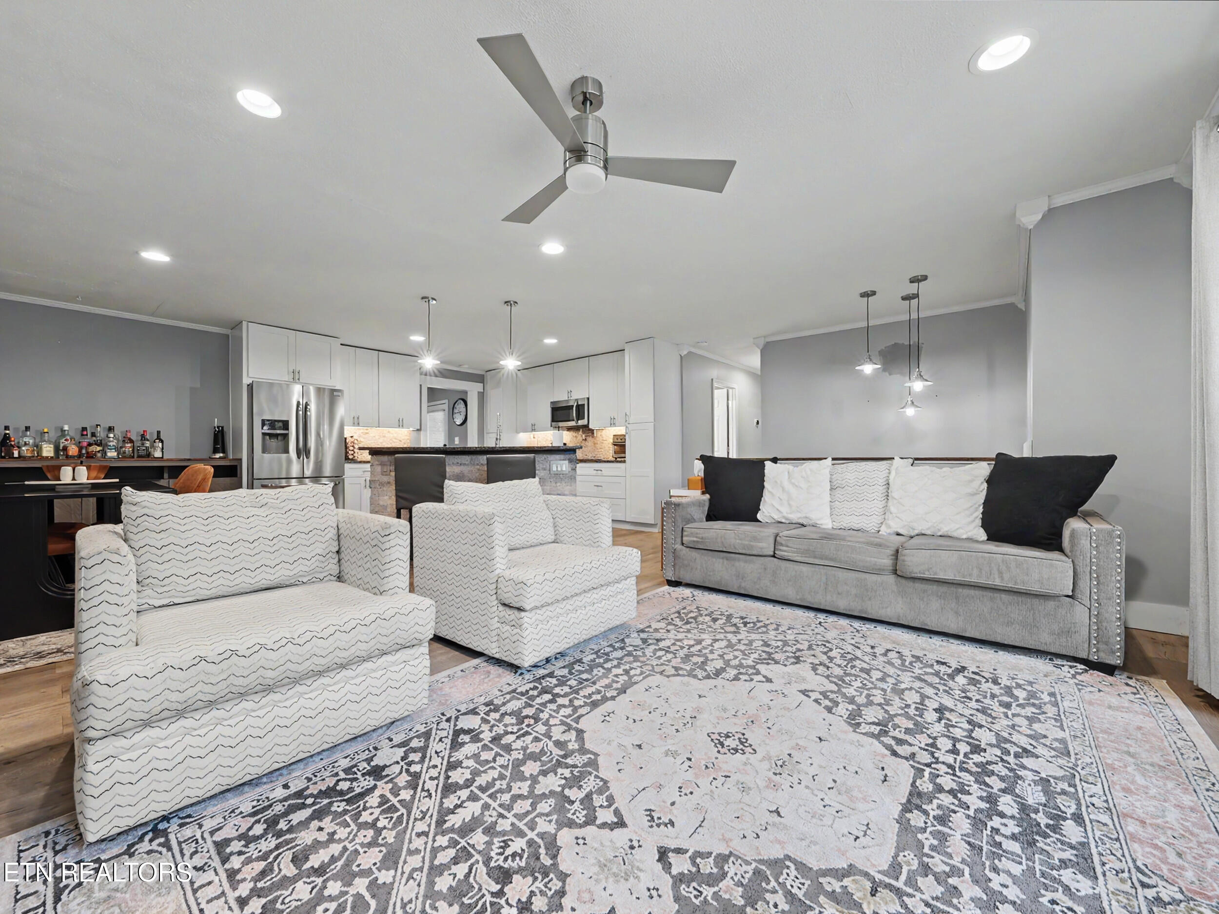 1201 Foxcrolf Drive