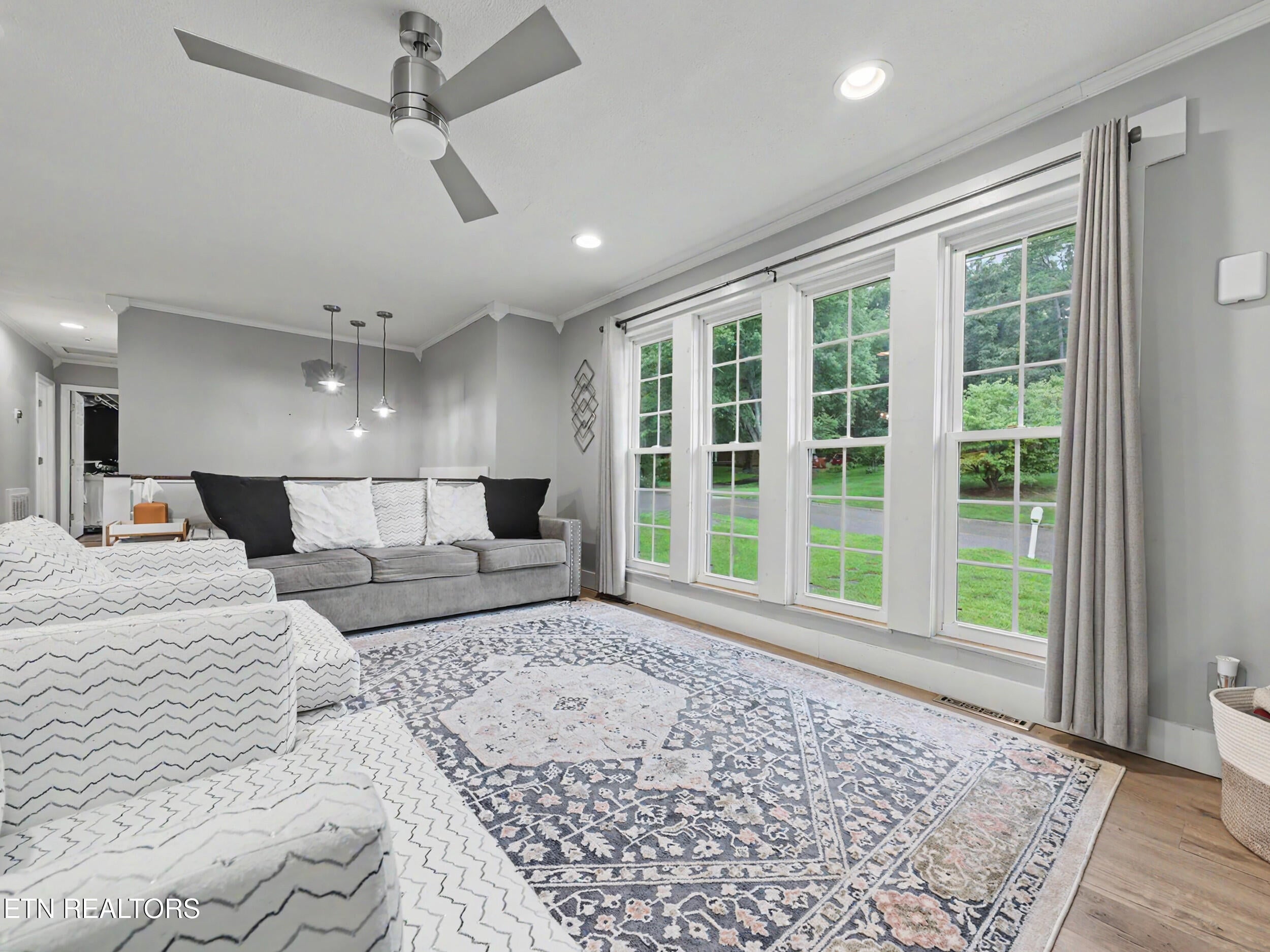 1201 Foxcrolf Drive