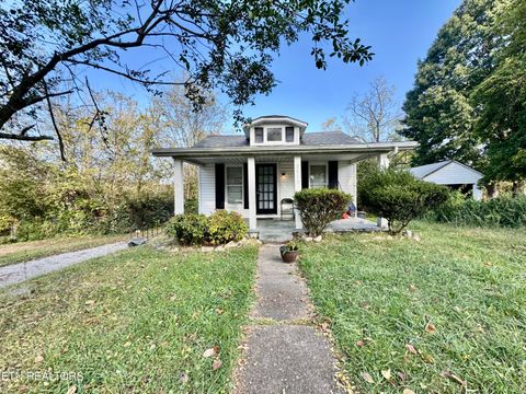 Photo of 2415 Adair Ave, Knoxville, TN 37917 (MLS # 1320034)
