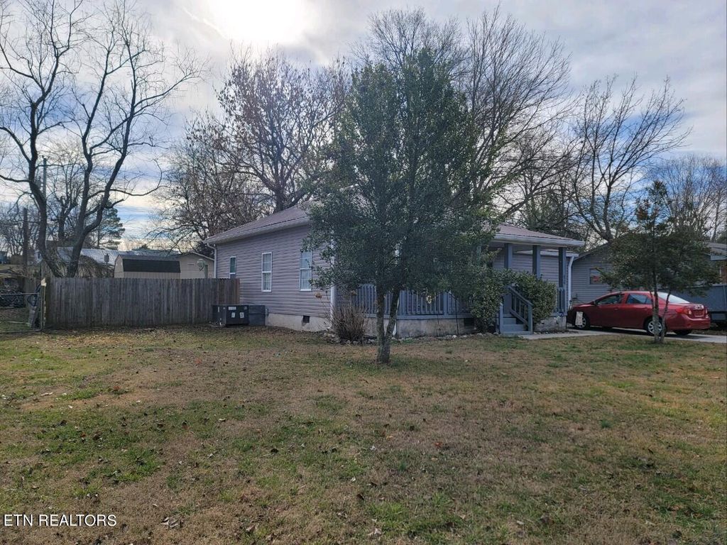 Photo of 626 Grant St, Alcoa, TN 37701 (MLS # 1249812)