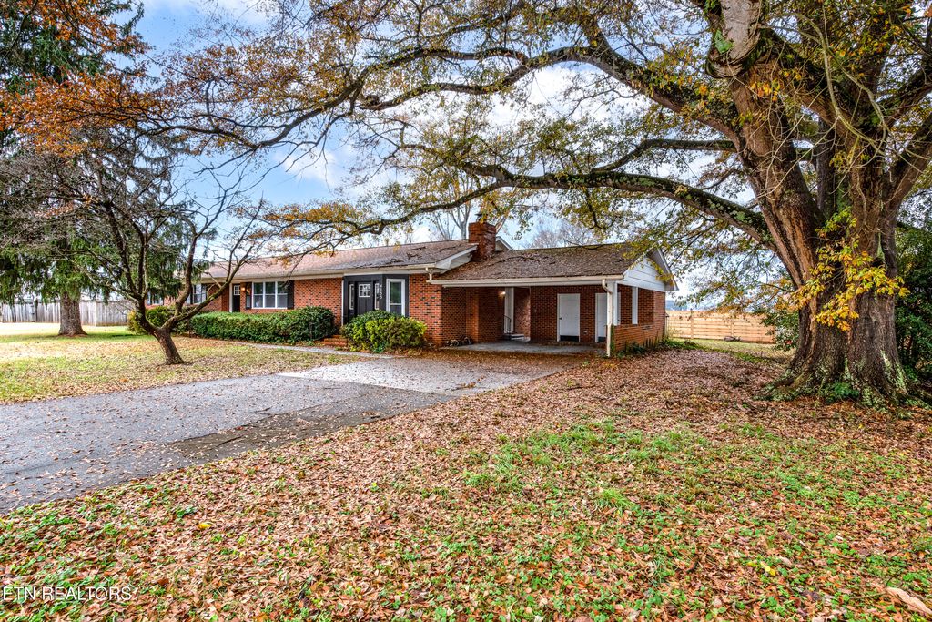 Photo of 4033 Kimsey St, Rockford, TN 37853 (MLS # 1285229)