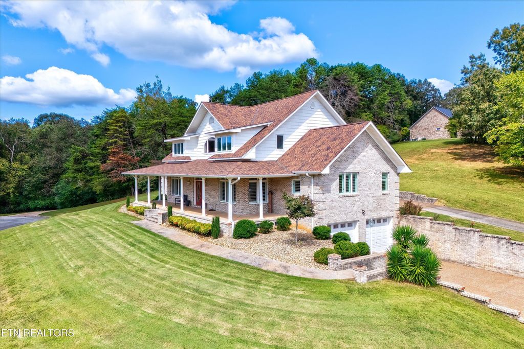 Photo of 225 Rivers Edge Drive, Loudon, TN 37774 (MLS # 1317196)