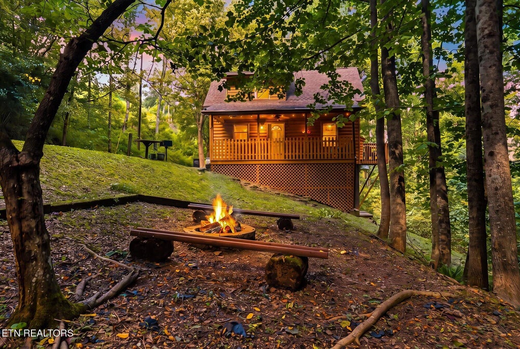 Photo of 3163 Sourwood Way, Sevierville, TN 37862 (MLS # 1356928)