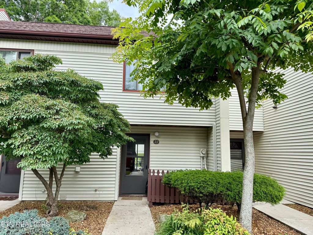 Photo of 22 Wilshire Heights Drive, Crossville, TN 38558 (MLS # 1302801)