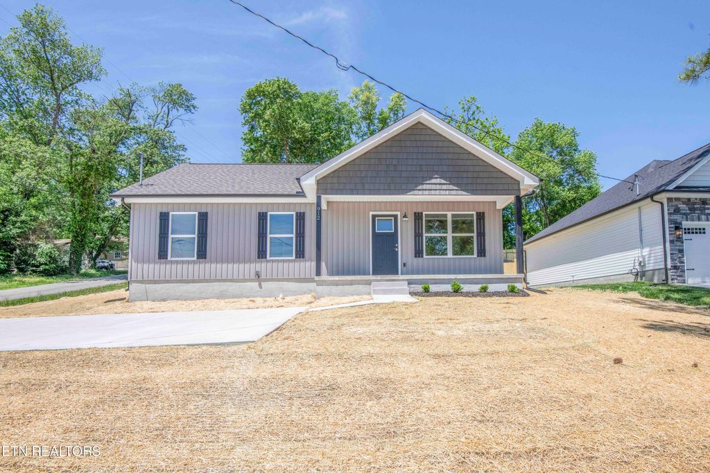 Photo of 912 McAdoo St, Clinton, TN 37716 (MLS # 1339018)