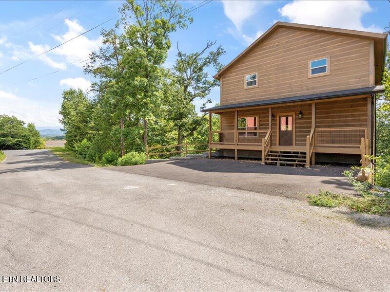 1704 Bear View Rd