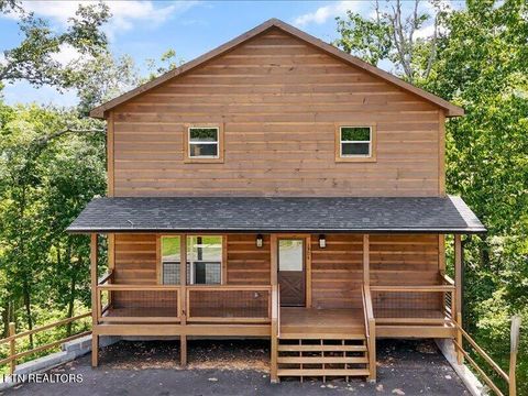 1704 Bear View Rd Sevierville TN 37876