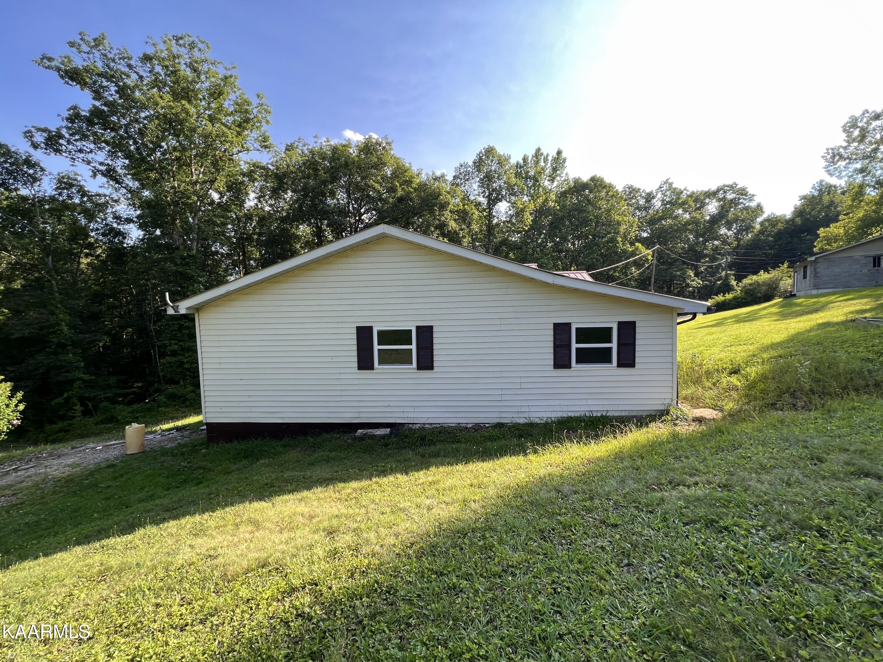 Photo 10 of 52 of 77 HAZEL PARTIN Rd house