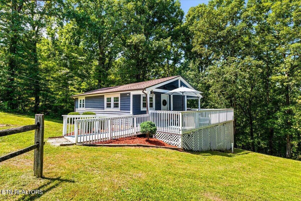 Photo of 112 Posey Lane, Jacksboro, TN 37757 (MLS # 1353233)