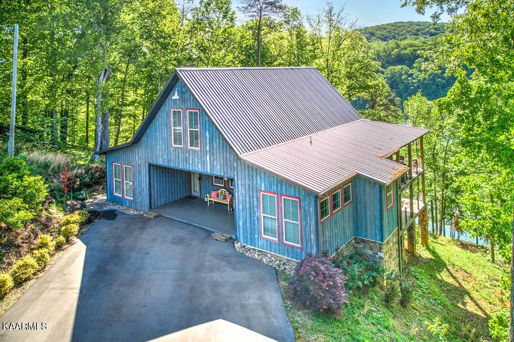 Photo of 250 Landmark Drive, New Tazewell, TN 37825 (MLS # 1223769)