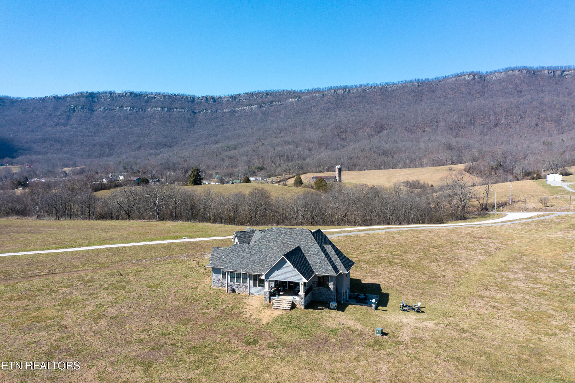 1126 Cross Valley Rd