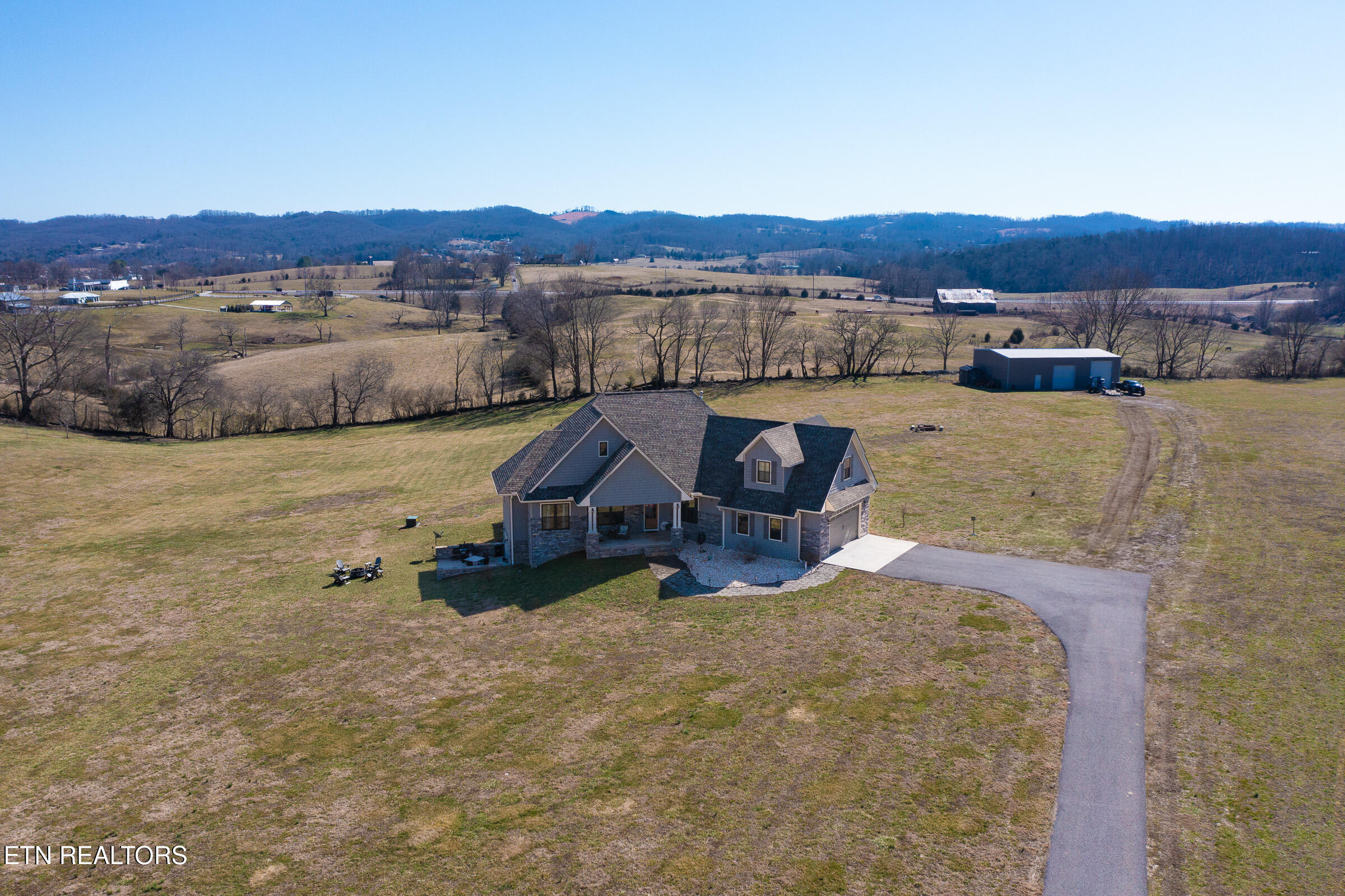 1126 Cross Valley Rd