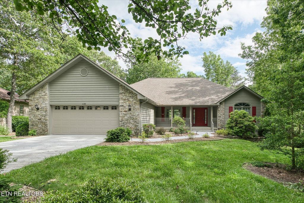 Photo of 135 Stonewood Drive, Crossville, TN 38558 (MLS # 1296154)