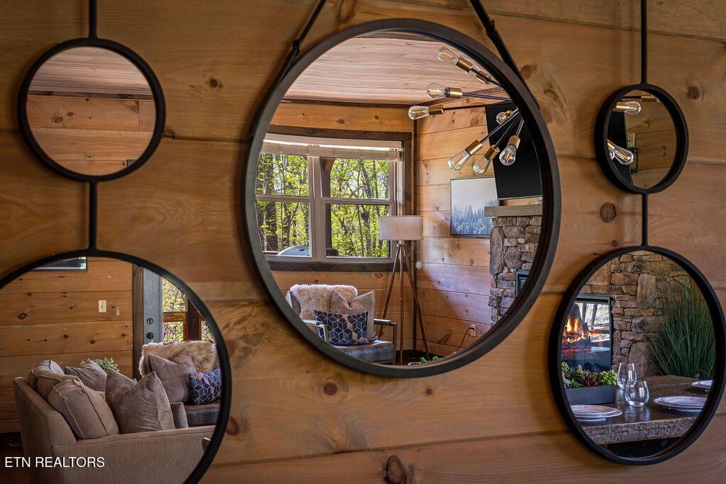 Photo of 834 Pine Top Lane, Gatlinburg, TN 37738 (MLS # 1336676)