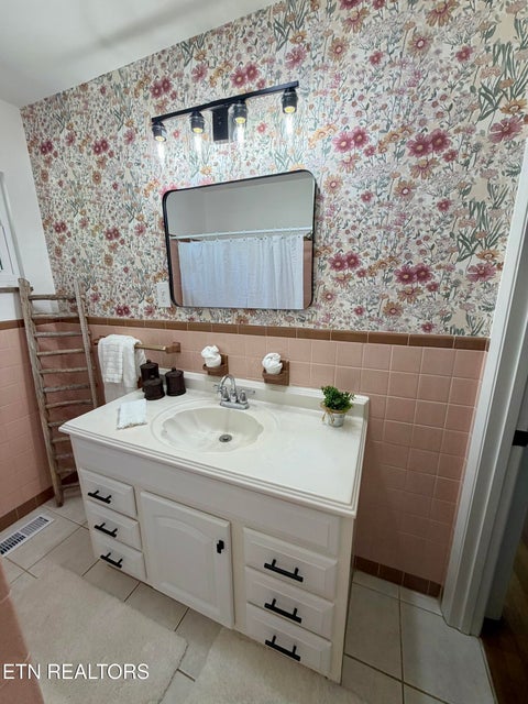 Tiny photo for 1427 Creekwood Drive, Knoxville, TN 37918 (MLS # 1354764)