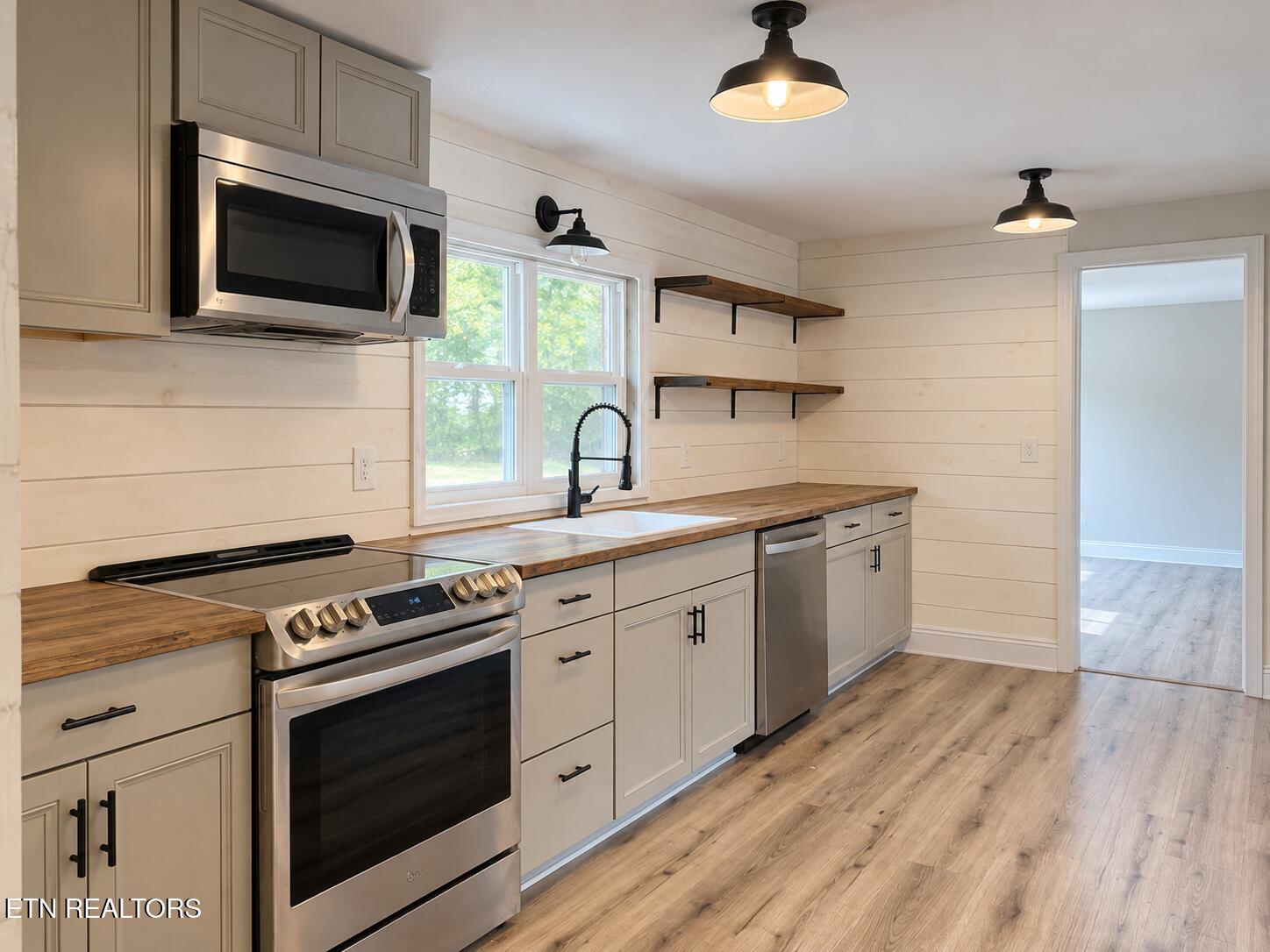 146 Main Hollow Rd