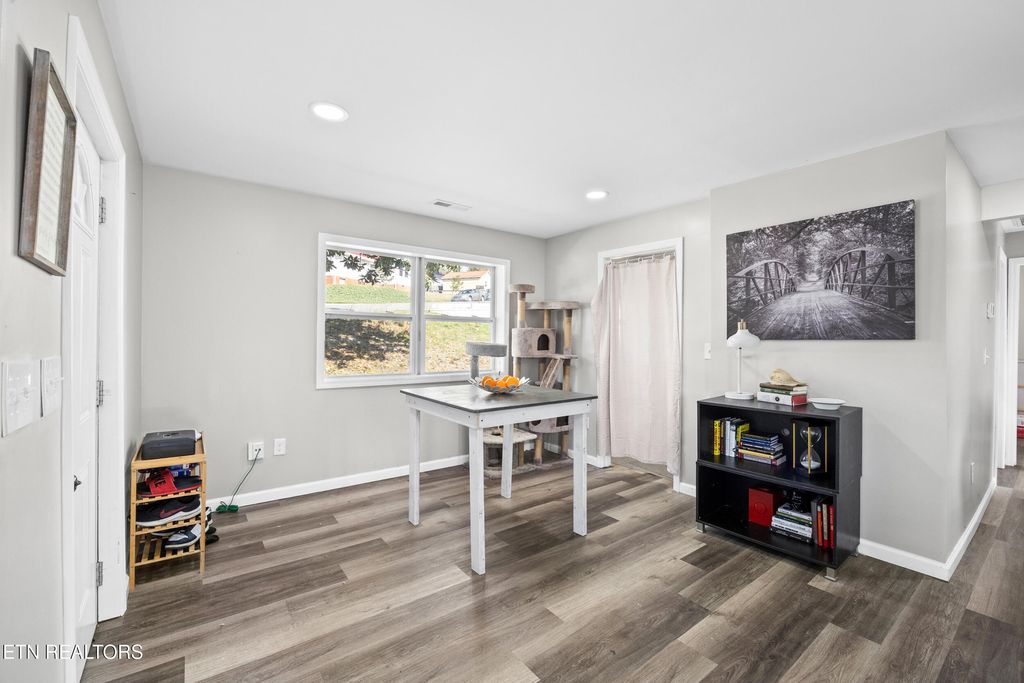 Photo of 510 Michigan Ave, Oak Ridge, TN 37830 (MLS # 1331993)