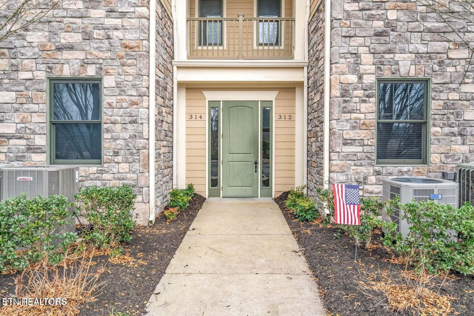 312 Waterside Circle