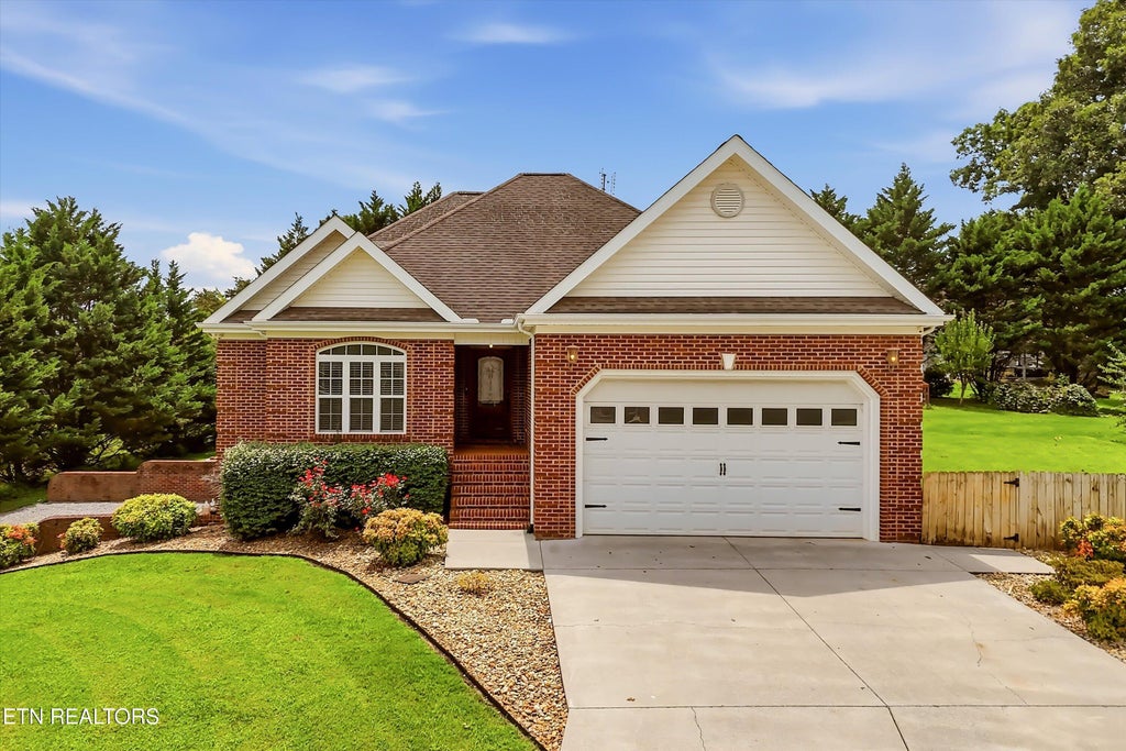 Photo of 109 Brooklyn Circle, Madisonville, TN 37354 (MLS # 1350076)