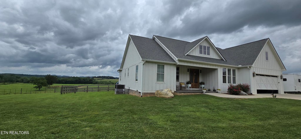 Photo of 455 Hiwassee Rd, Madisonville, TN 37354 (MLS # 1344988)