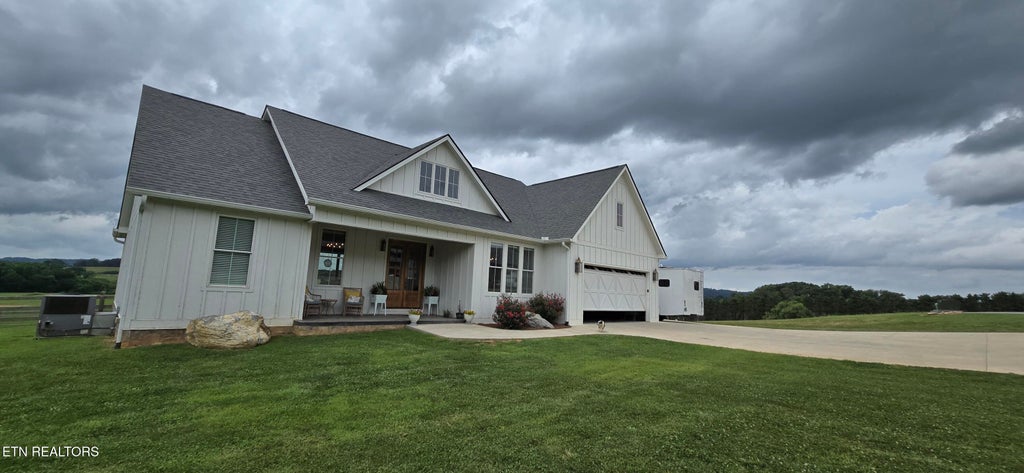 Photo of 455 Hiwassee Rd, Madisonville, TN 37354 (MLS # 1344988)